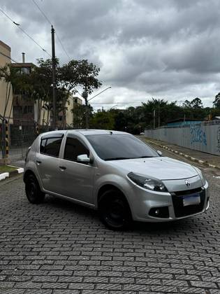 RENAULT SANDERO 1.0 EXPRESSION 16V FLEX 4P MANUAL RENAULT SANDERO 1.0 EXPRESSION 16V FLEX 4P MANUAL